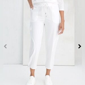 NWOT - Chico's ZENERGY Cropped Cargo Pants - White - Sz 1.5 (US 10)